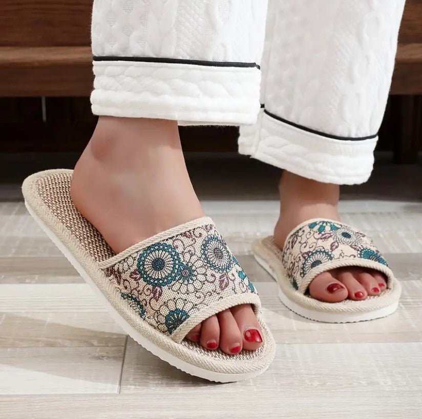 FIONA™ HOME SANDALS PRINTED WITH FLOWERS